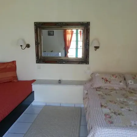 Very Spacious And Well Equipped Near The Sea Apartment *