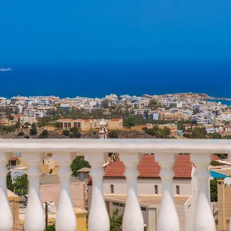 Very Spacious And Well Equipped Near The Sea *