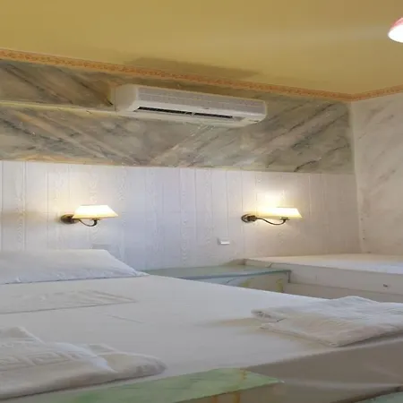 Very Spacious And Well Equipped Near The Sea Apartment *